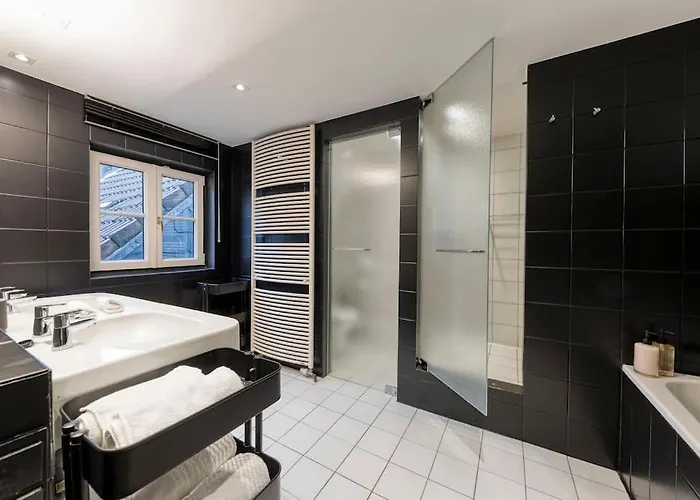 Authentic Belgian Home, Downtown * Brüssel