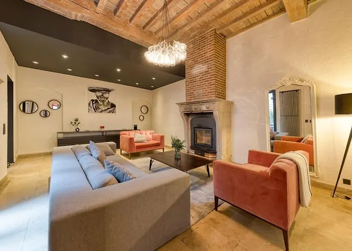 Authentic Belgian Home, Downtown Villa *