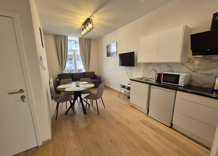 Modern Near Avenue Louise Apartman