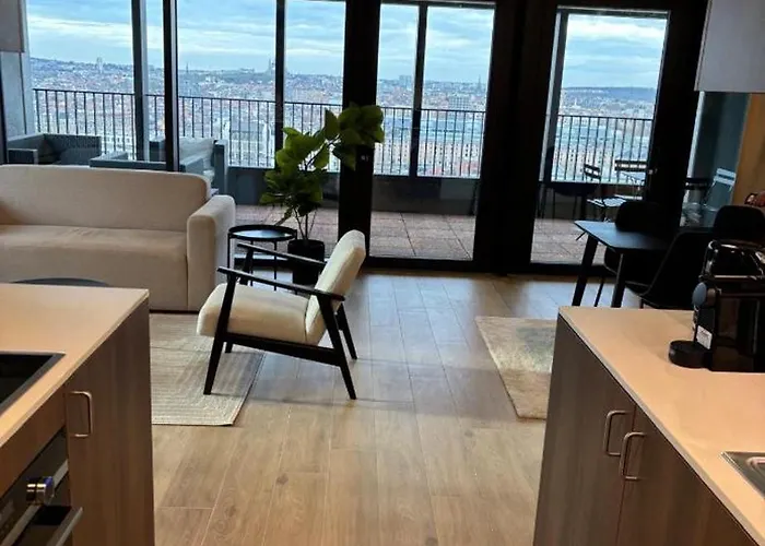 Beautiful With Panoramic View Of Center With Roof Terrace Apartment *