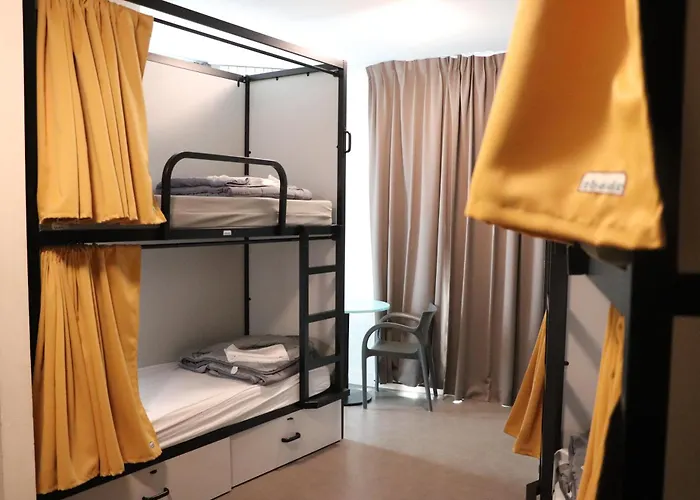 Hostel Hi Jacques Brel *