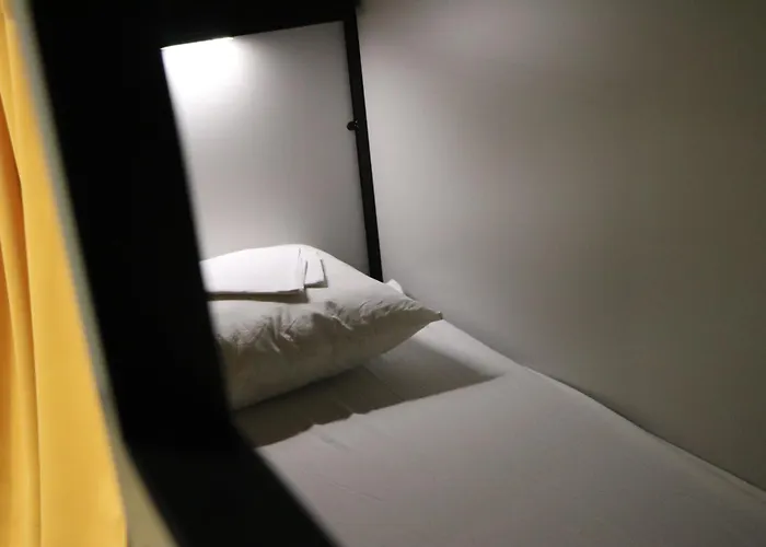 Hostel Hi Jacques Brel