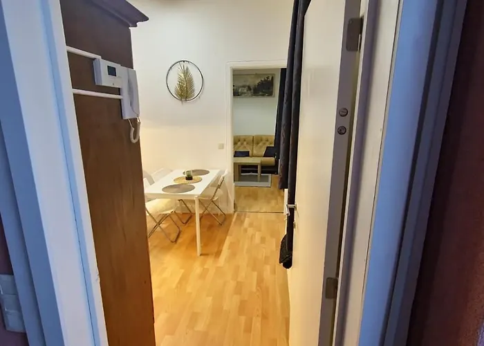 Apartment Sauna, Atomium, Expo Brussels, Stadium Roi Baudoin, Kinepolis, Planetarium, Centre *