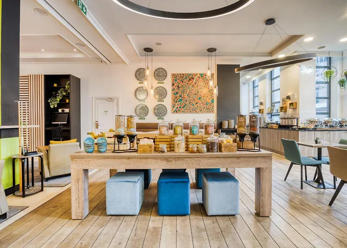 Schuman By Ihg Отель