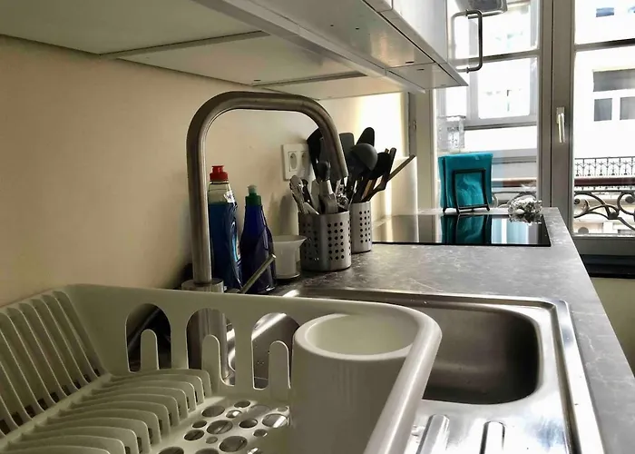 Cosy 1 Bedroom In Eu District Apartamento *