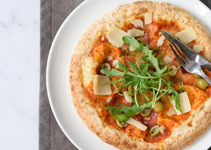 Schuman By Ihg Отель