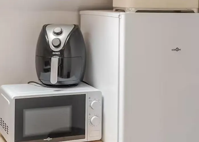 Elegant In Chatelain Ixelles Apartament