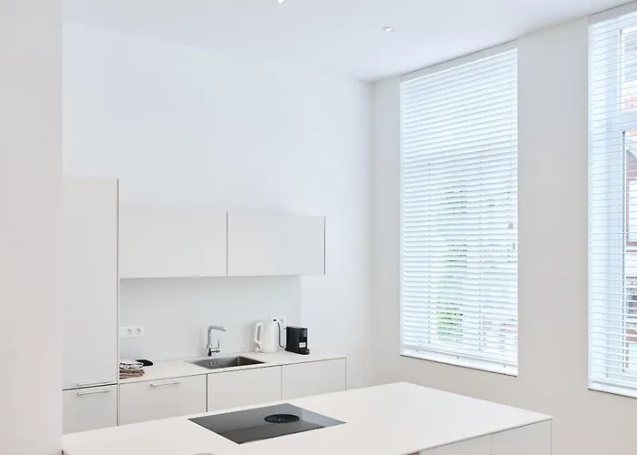 Louise Gallery * Bruxelles