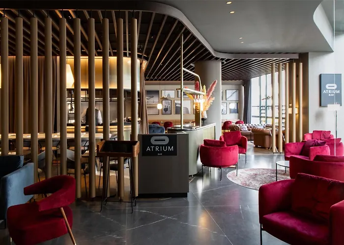 מלון Radisson Collection Grand Place 5*