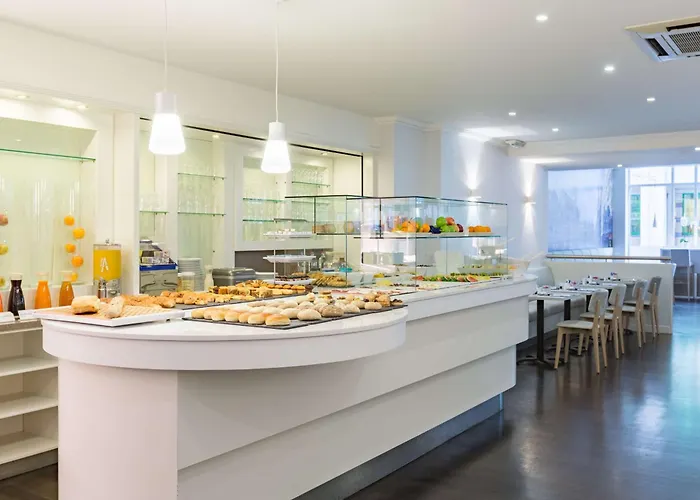 מלון Nh Grand Place Arenberg 4*