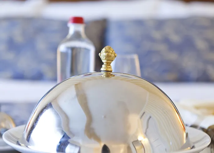 Le Chatelain Hotel 5*