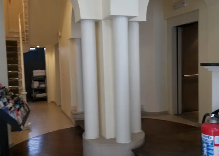 ホテル クイーン メアリー 3*