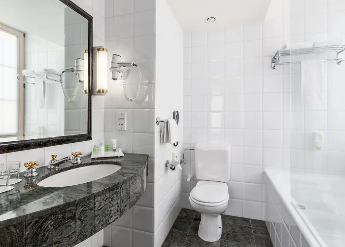 Nh Carrefour De L'europe Hotel 4*