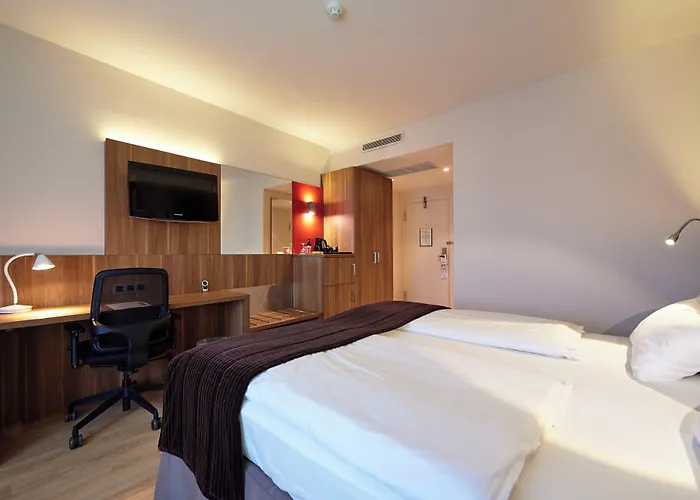 Schuman By Ihg Отель 4*