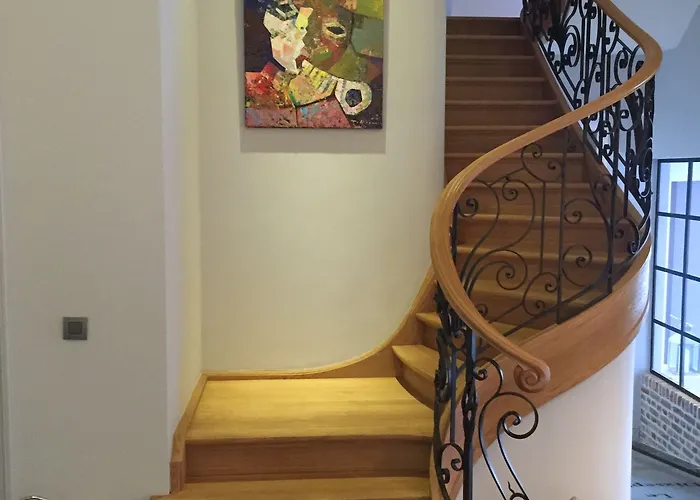 Le Dixseptieme בריסל