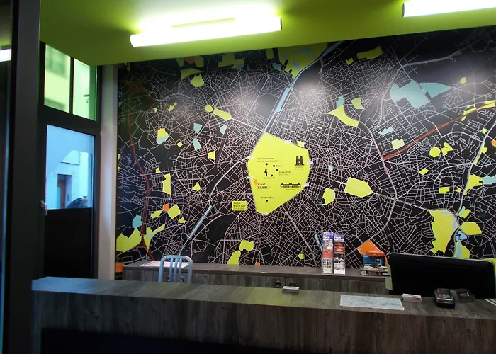 Urban Centre אכסניה *