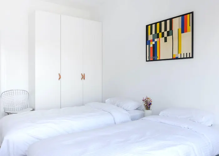 Moliere Design Apartment