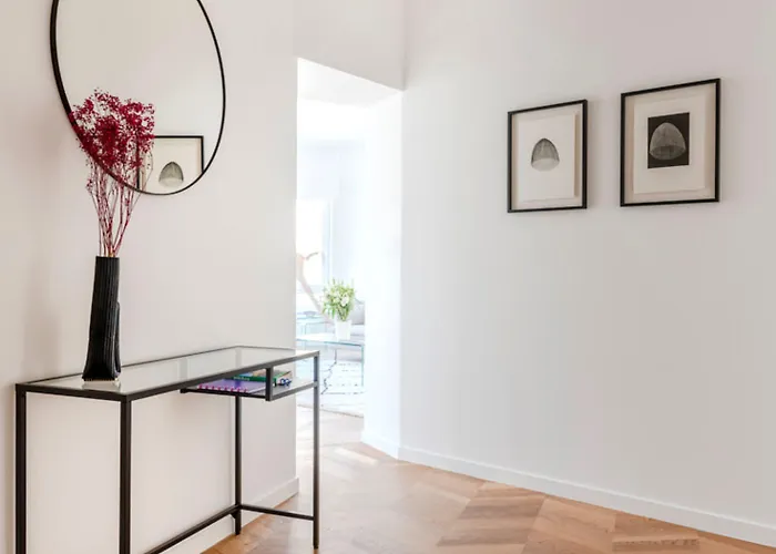 Apartment Moliere Design