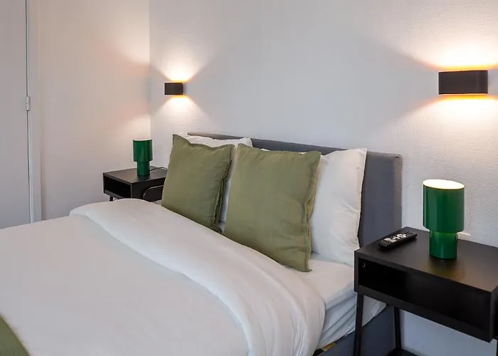 Luxembourg 6 * Bruxelles