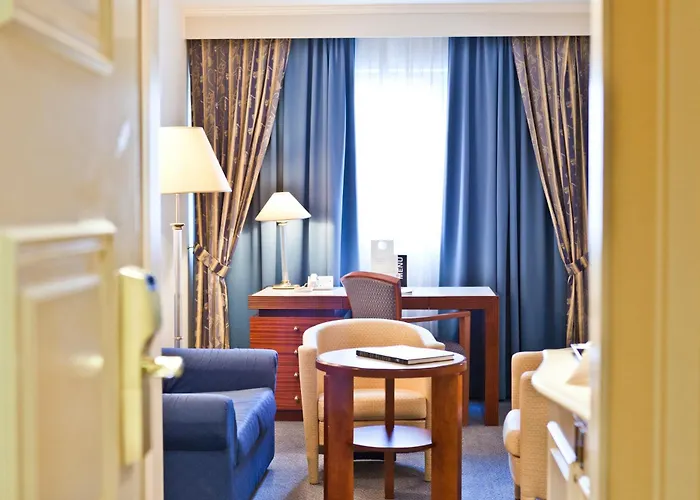 Hotel Le Chatelain 5*