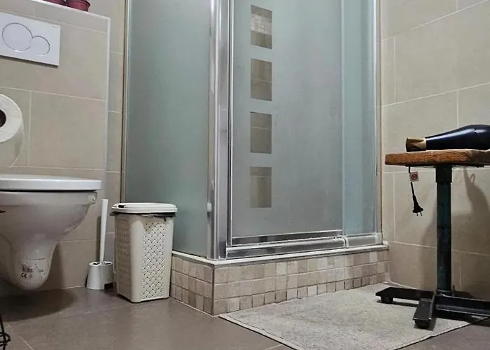 Cozy Apartment In Brussels Of 75 M² شقة *