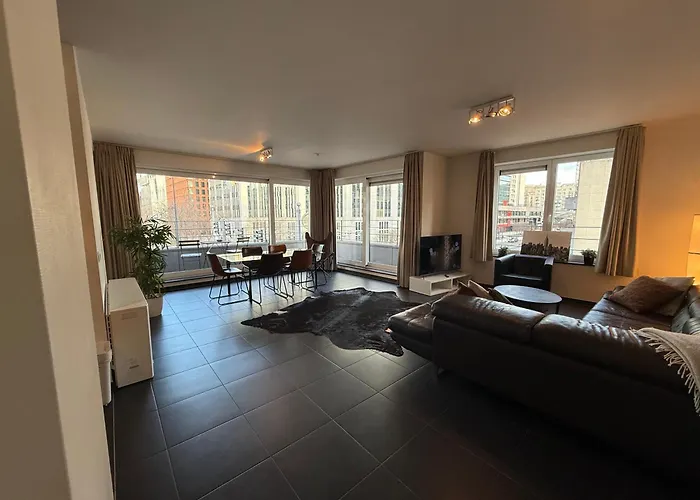 Apartment Stunning With 2 Bedrooms - Sleeps 6 *