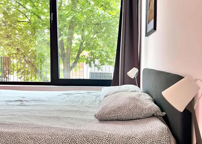 Bright Modern Loft In For 4 *