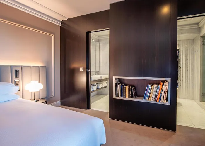 Отель Hilton Grand Place