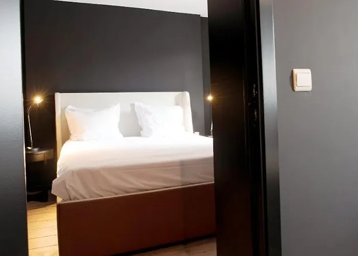 Les Du Vaudeville Hotel *