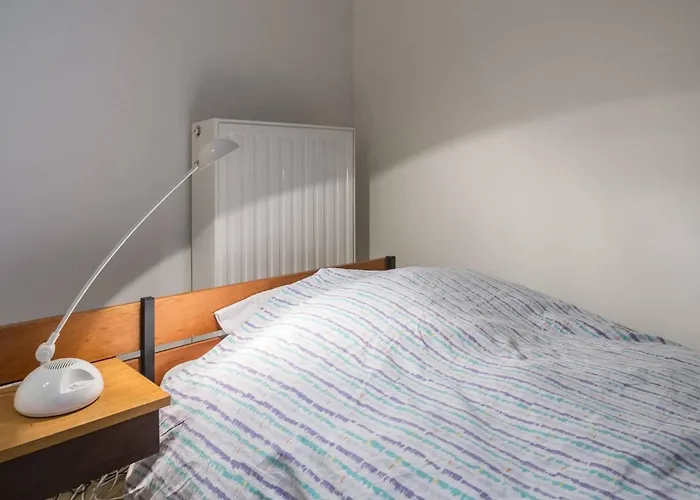 Comfortable And Quiet * בריסל