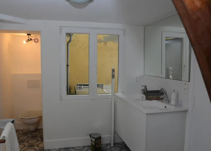 Comfortable And Quiet דירה בריסל