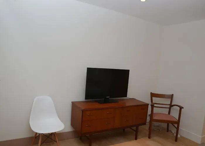 Comfortable And Quiet דירה בריסל