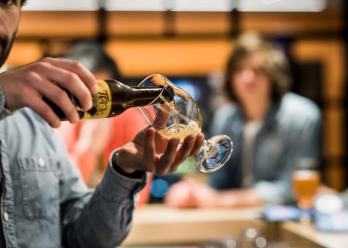 Hostel Hi Jacques Brel *