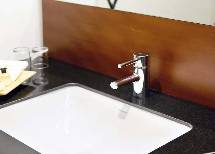 New Charlemagne Otel