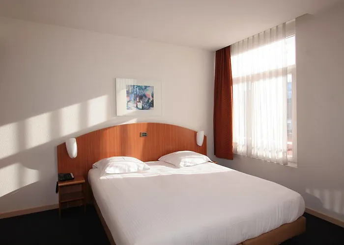 Hotel Aris Grand Place 3*