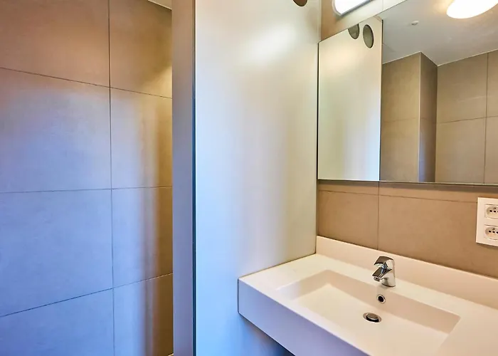 Hostel Hi Jacques Brel