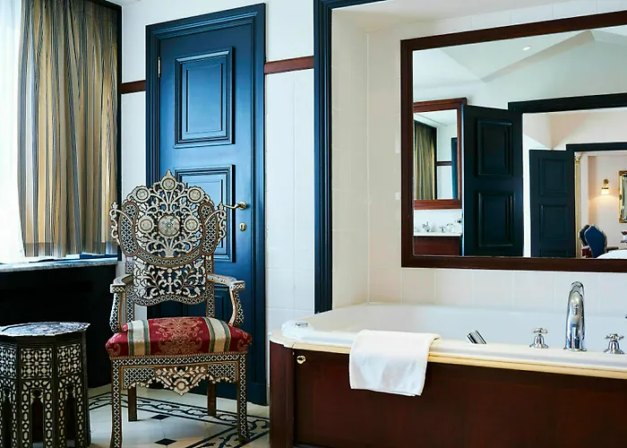 Barsey By Warwick Hotel 4*