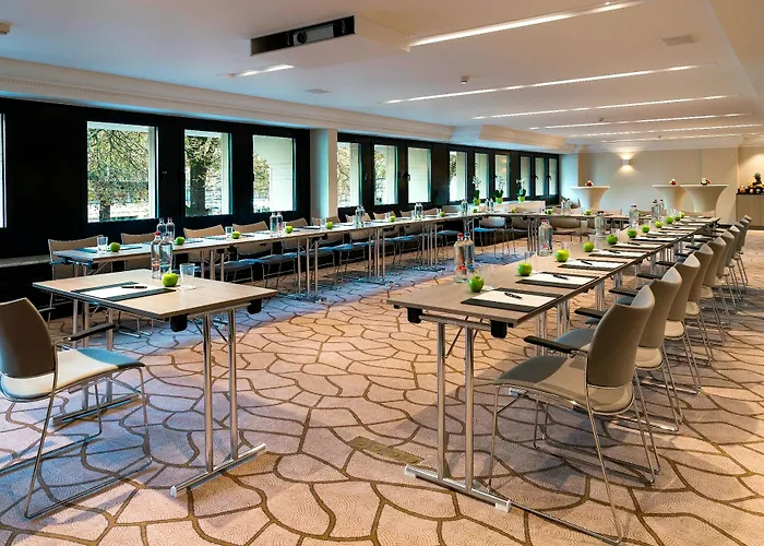 Barsey By Warwick Hotel 4*