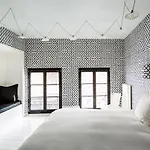 招待所 La Maison Haute 3*