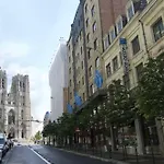 Nh Grand Place Arenberg מלון