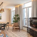 Spacious Modern Appartments In The Heart Of Apartment *