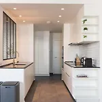 Spacious Modern Appartments In The Heart Of Apartment *