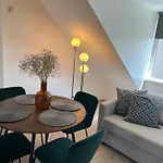 Charming Duplex On The Canal