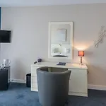 Hotel First Euroflat 4*