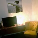 Bright Loft Close To Downtown *