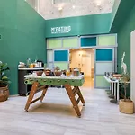 Latroupe Grand Place Hotel *