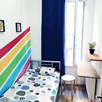 Cozy With Share The Bathroom And Kitchen