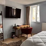 La Pièce Hotel *