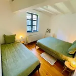 Oasis-spacious Loft In Excellent Location شقة