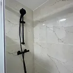 Δωμάτια σε οικογενειακή κατοικία Cantillonn